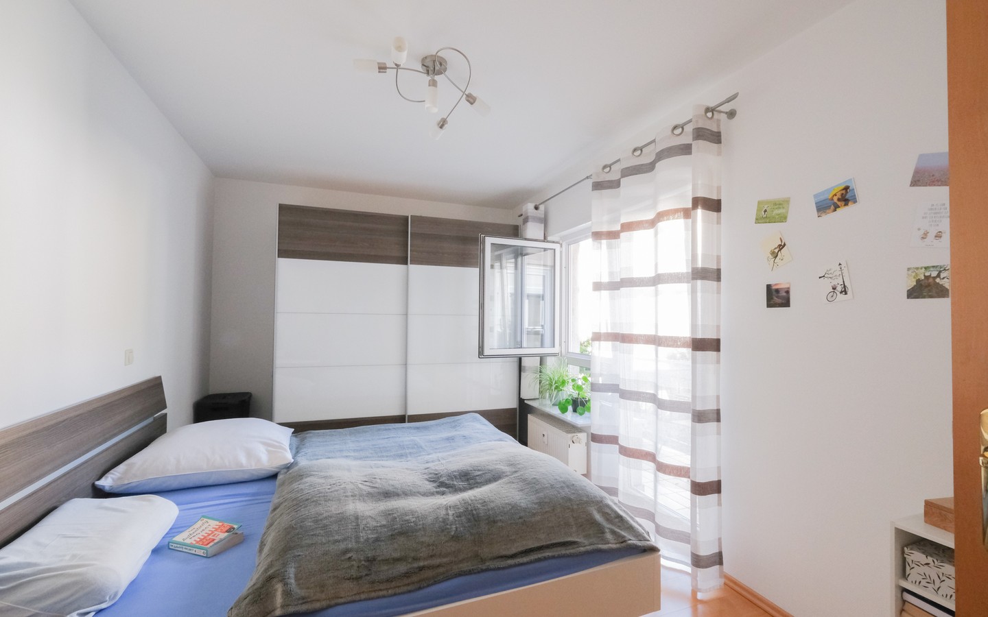 Zimmer 2 - HD-Rohrbach: schön geschnittene 2-Zimmer-Wohnung mit Balkon, Keller und TG-Stellplatz