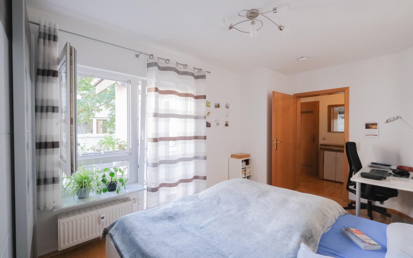 Zimmer 2 - HD-Rohrbach: schön geschnittene 2-Zimmer-Wohnung mit Balkon, Keller und TG-Stellplatz