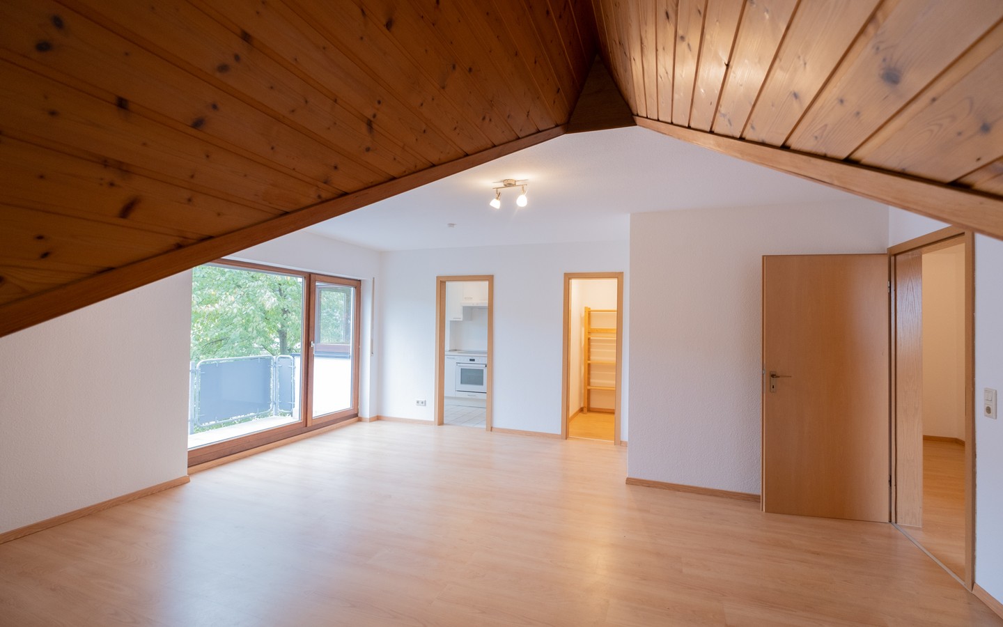 Zimmer 1 - Neues Eigenheim oder neue Kapitalanlage: 2-Zimmer-Dachwohnung in Leimen - sofort bezugsfrei!