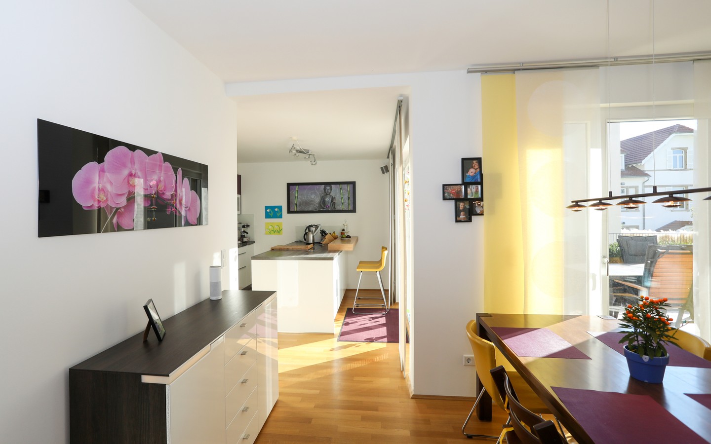 Wohn/Esszimmer - Neubaustandard: Traumhafte 5-Zimmer-Wohnung samt Garten und Sauna in der Heidelberger Weststadt