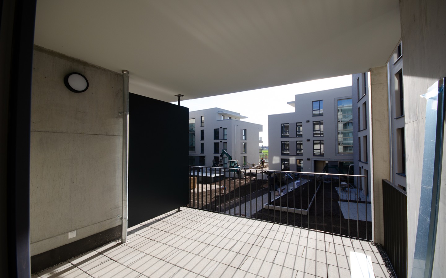 Balkon - Erstbezug: Fantastische Vierzimmerwohnung mit Loggia im „Urban four“