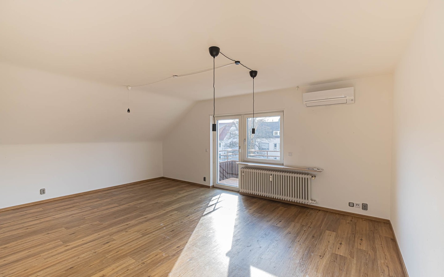 Wohnzimmer - Attraktive Kapitalanlage in begehrter Wohnlage von HD-Neuenheim