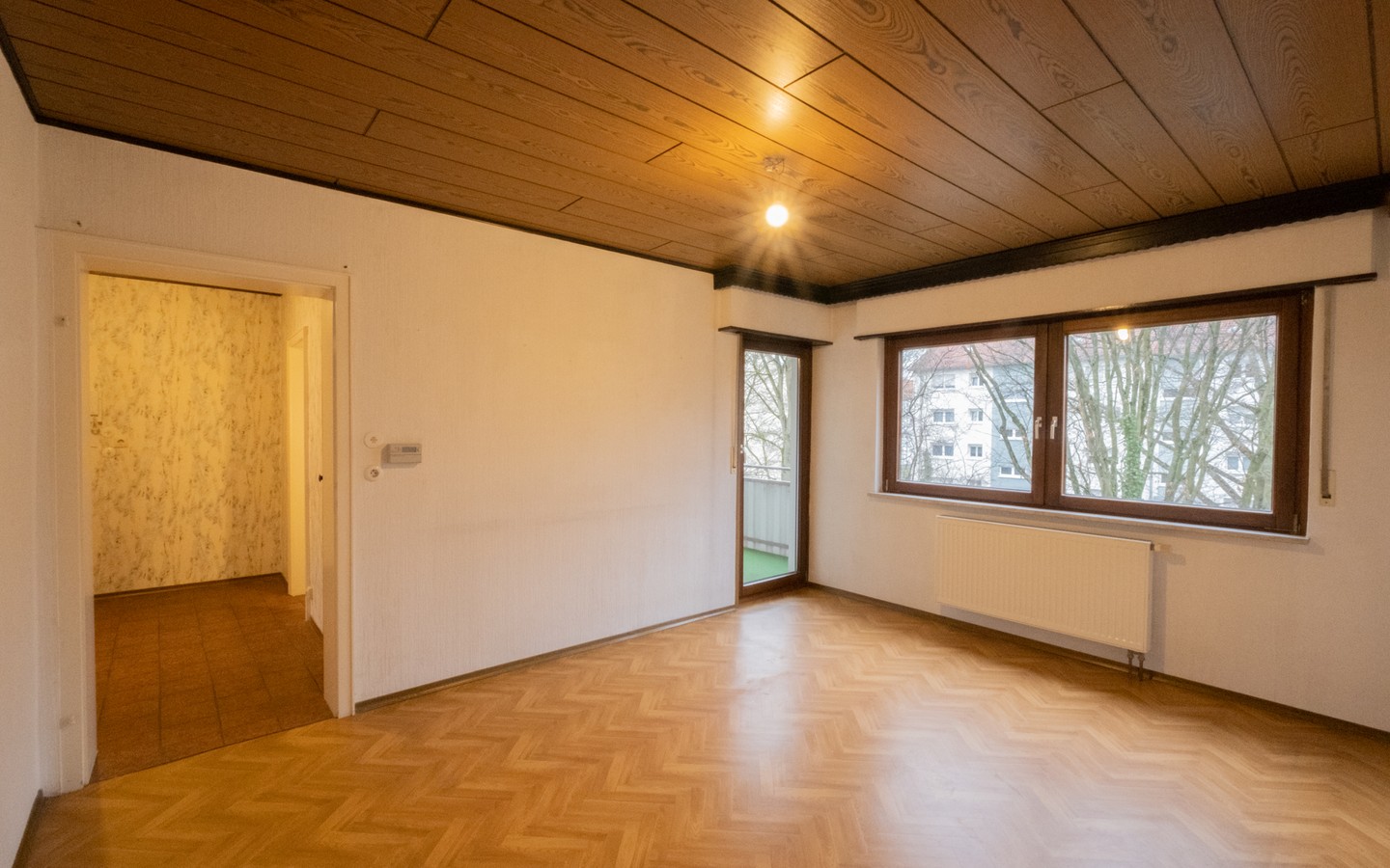 Wohnzimmer - Bezugsfreie 2-Zimmer-Wohnung mit Loggia und Garage in Leimen