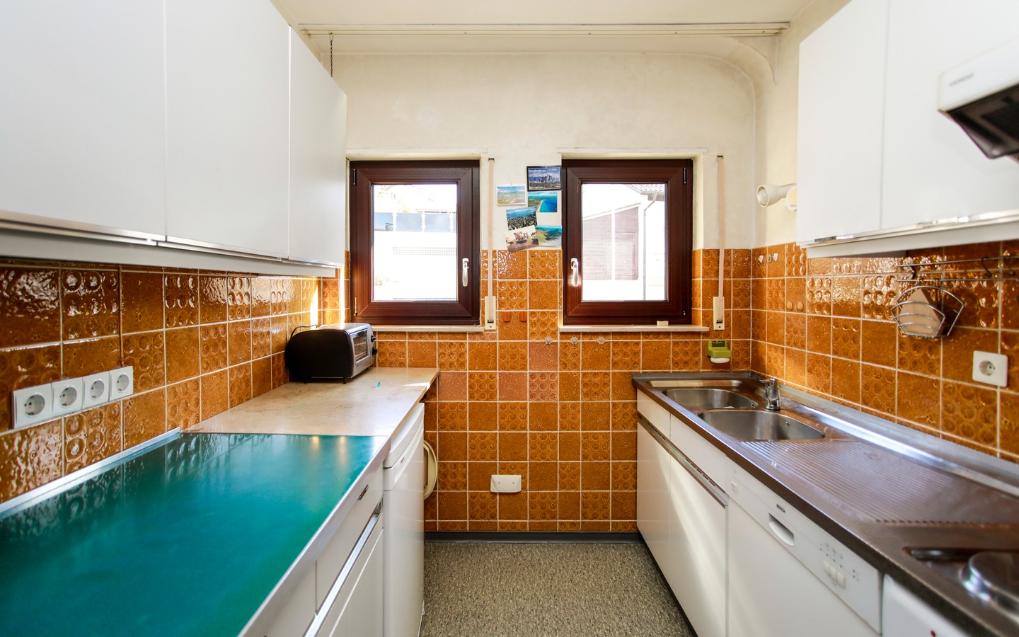 Küche EG - Provisionsfrei: 3-Familienhaus auf über 1400 m² großem Grundstück in Bestlage von Wiesenbach