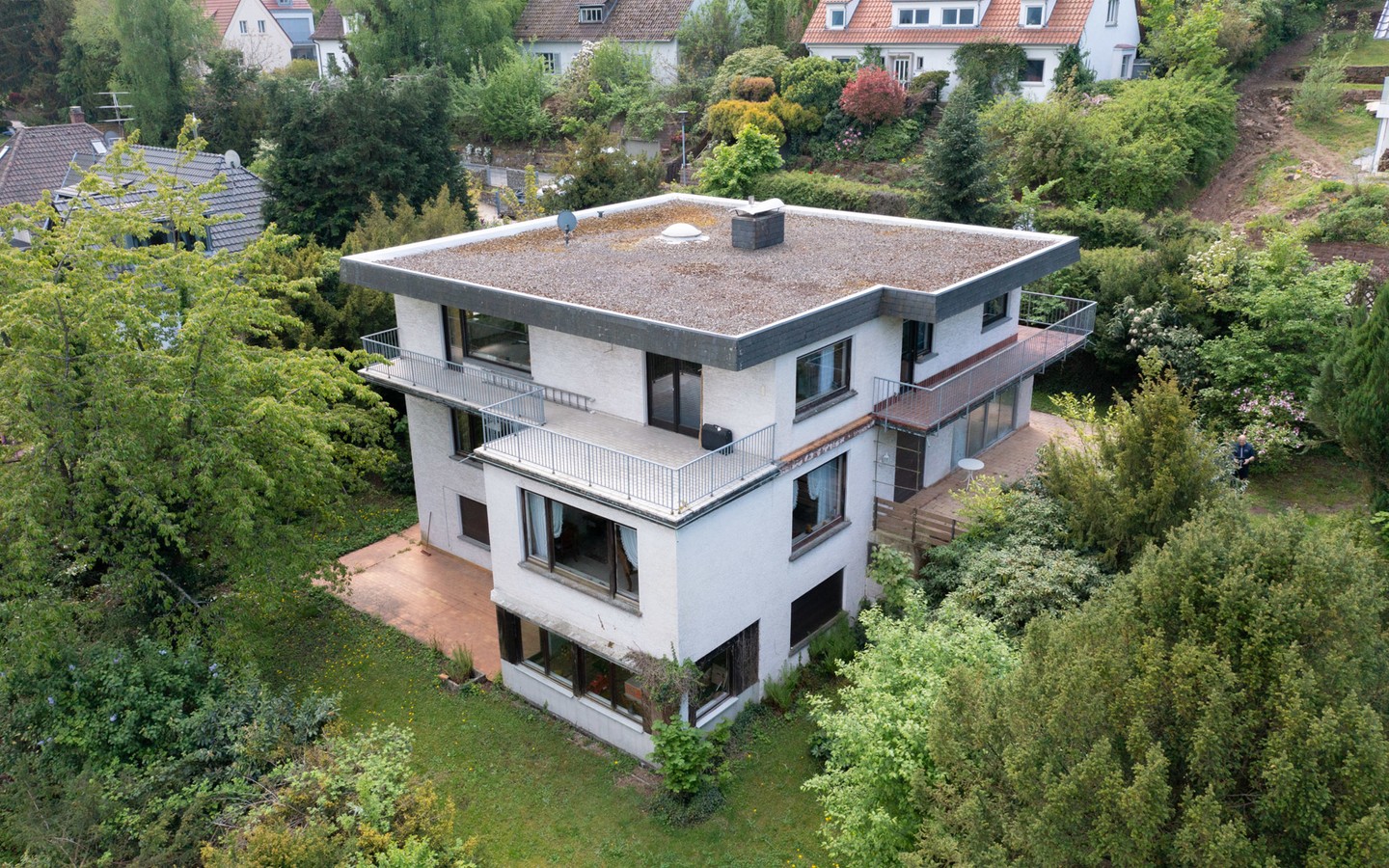 Luftbildaufnahme - In Bestlage von HD-Schlierbach: Beeindruckendes Anwesen auf über 1.200 m² großem Grundstück