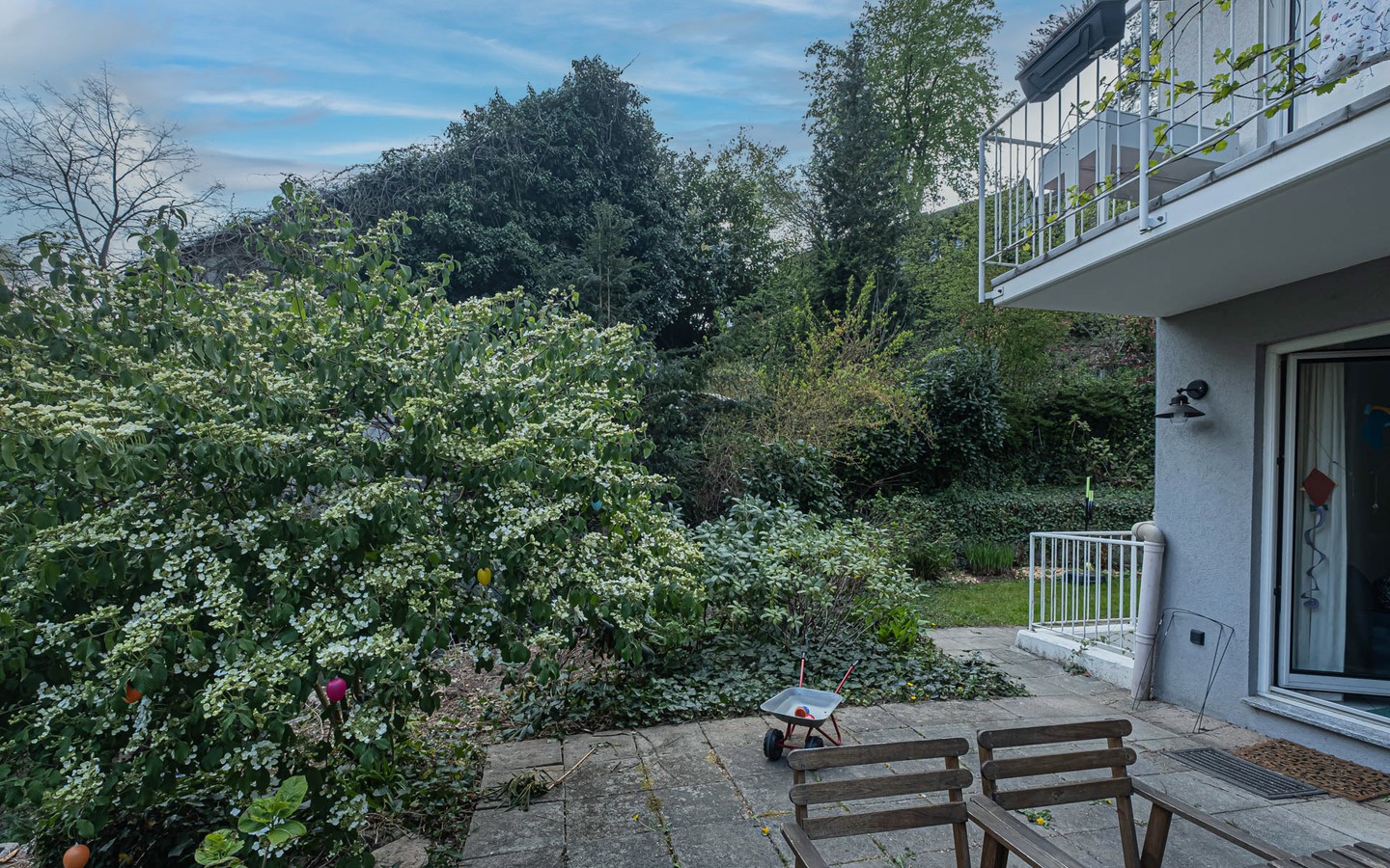 Terrasse - Schriesheim - Blütenweg: Großartige Doppelhaushälfte mit Terrasse, Garten und  Balkon