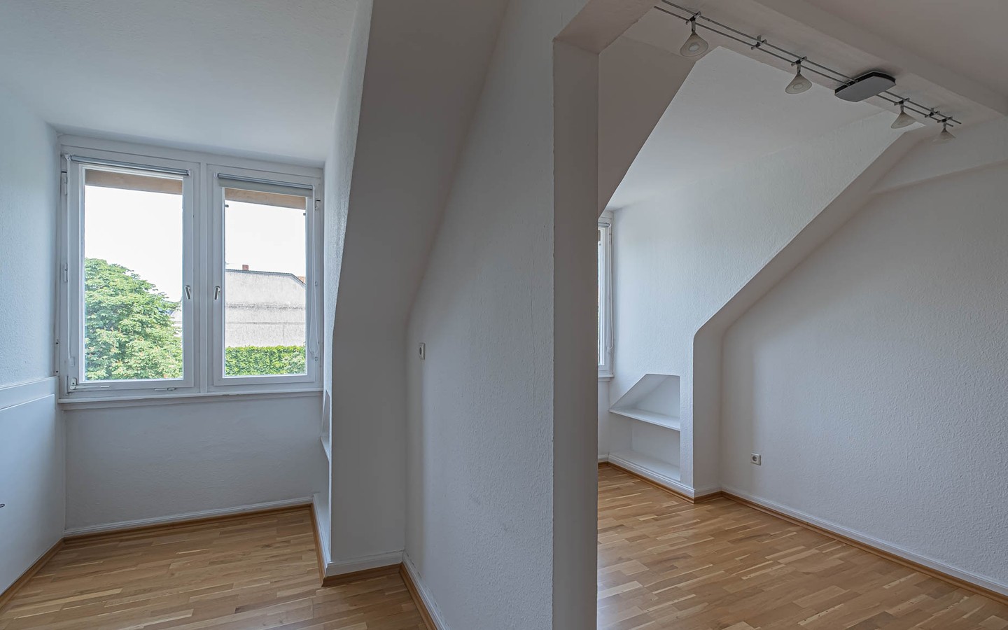 Zimmer 2 +3 - Wohnen über den Dächern von Heidelberg wie einst der Adel. WG und Familien herzlich willkommen!