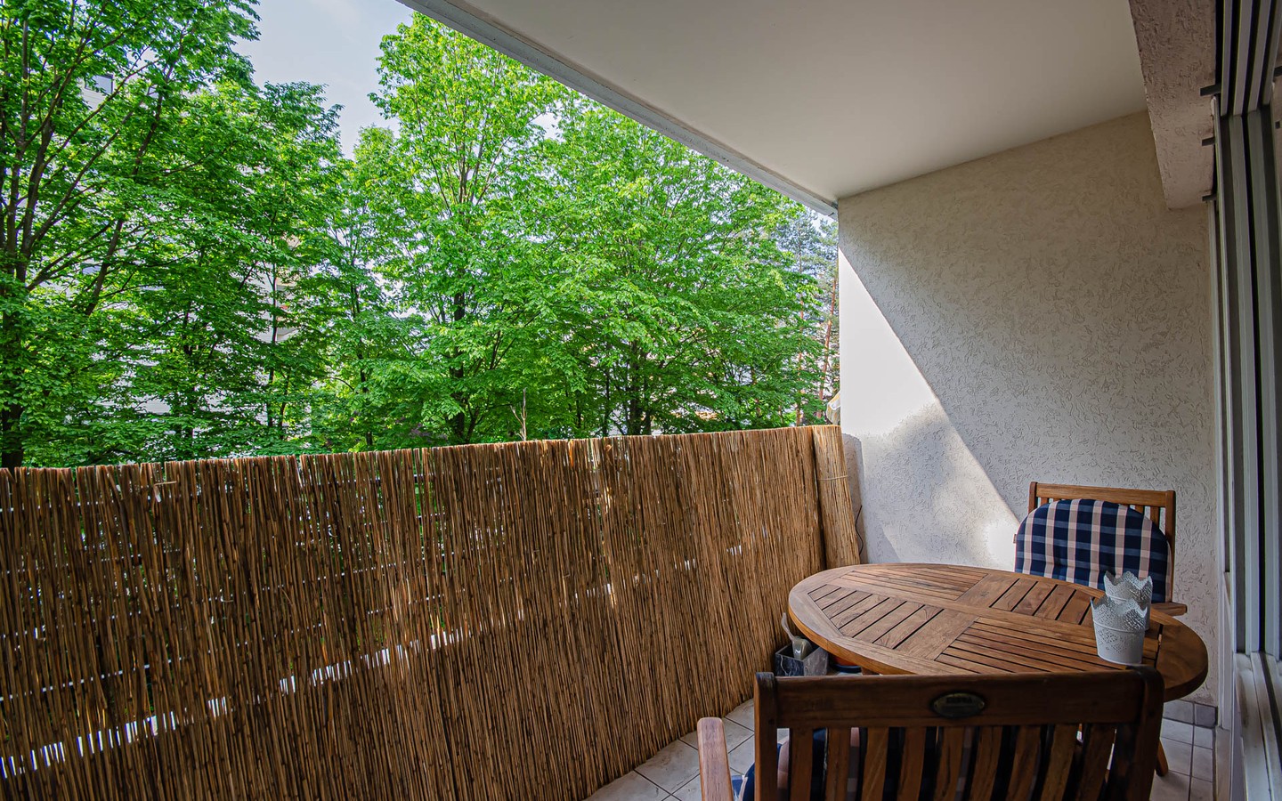 Balkon - Ideale Lage zum Neuenheimer Feld: Schönes Einzimmerappartement mit TG-Stellplatz und Loggia