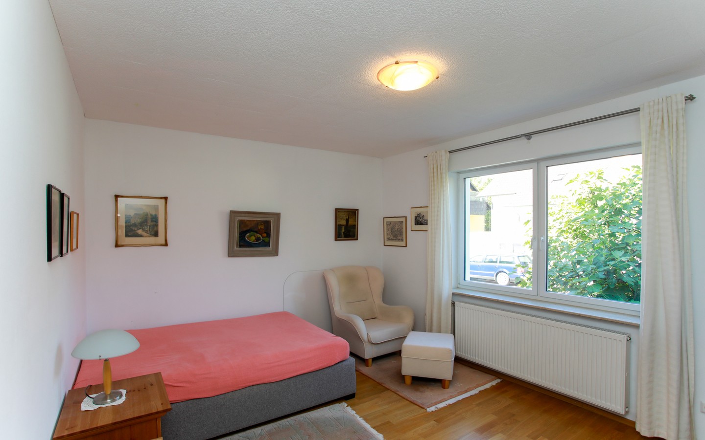 Zimmer 2 - Ihr neues Zuhause in Rheinsheim: Ein- bis Zweifamilienhaus mit Garten, Terrasse und vielen Extras