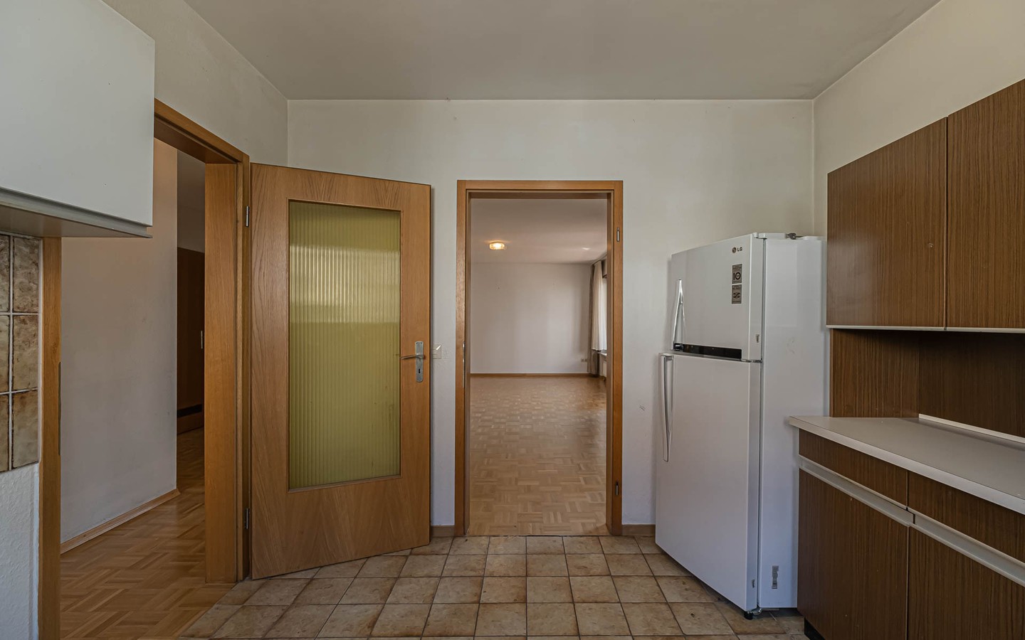 Küche - Großzügig&bezugsfrei: 3,5-Zimmer-Wohnung mit Stellplatz, Garage und Loggia in HD-Kirchheim