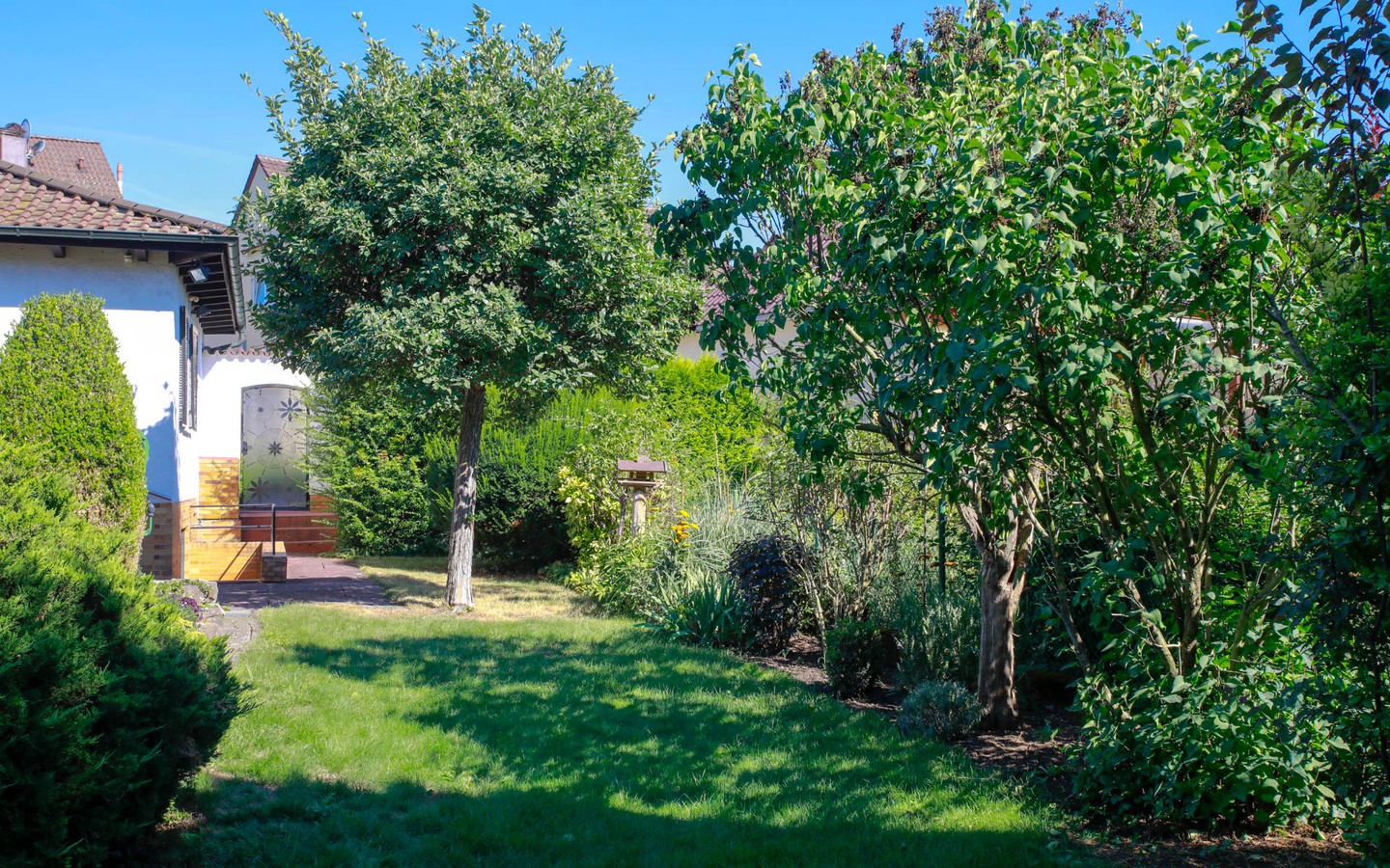 Garten - Geräumiger Bungalow auf großem Grundstück in Ilvesheim