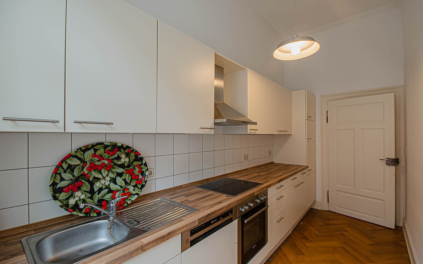 Küche - Charmante Dreizimmerwohnung in saniertem Altbau