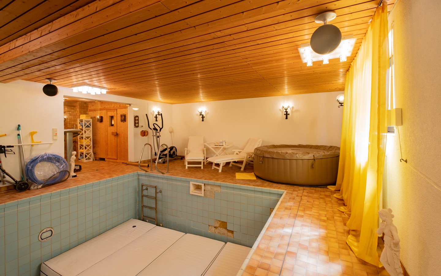 UG Schwimmbad - Emmertsgrund: ein außergewöhnliches Haus mit Einliegerwohnung und überraschenden Besonderheiten
