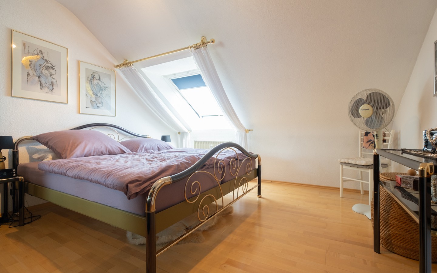 Schlafzimmer - Charmante 2,5-Zimmer-Wohnung mit TG-Stellplatz und Sonnenbalkon in ruhiger Lage von Dossenheim