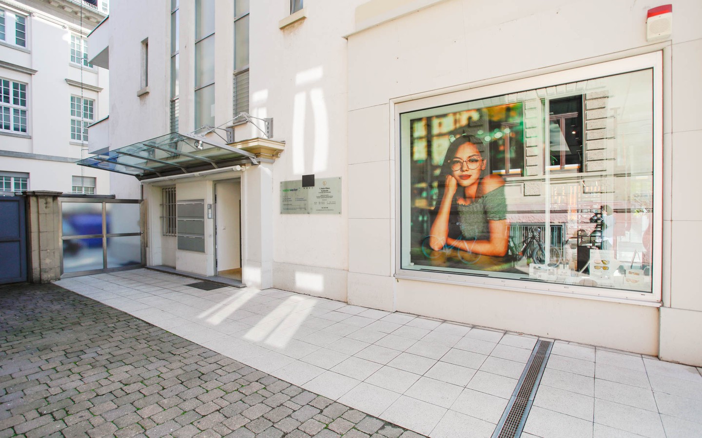 Eingang - Absolute Rarität: Das „Hansa-Haus“ in Heidelberg steht zum Verkauf