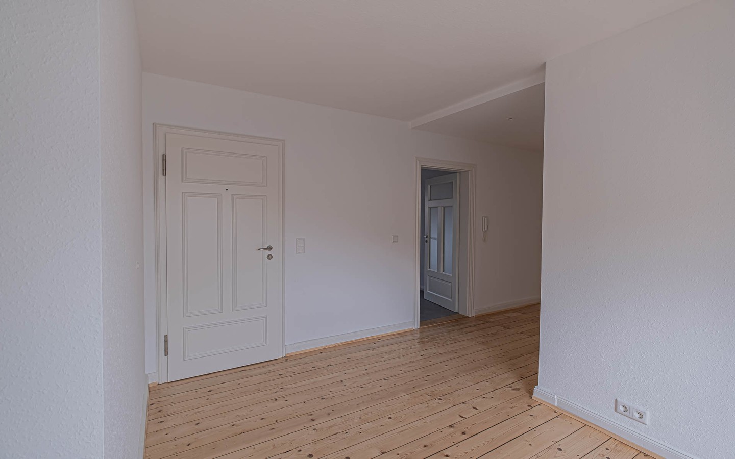 Eingangsbereich - Rarität – Dachgeschosswohnung mit Schlossblick -
 Ideal für kreative Singles oder Paare