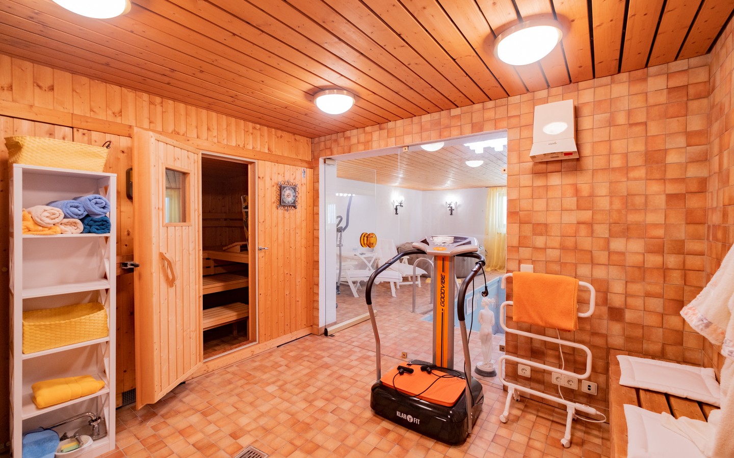 Sauna im UG - Emmertsgrund: ein außergewöhnliches Haus mit Einliegerwohnung und überraschenden Besonderheiten