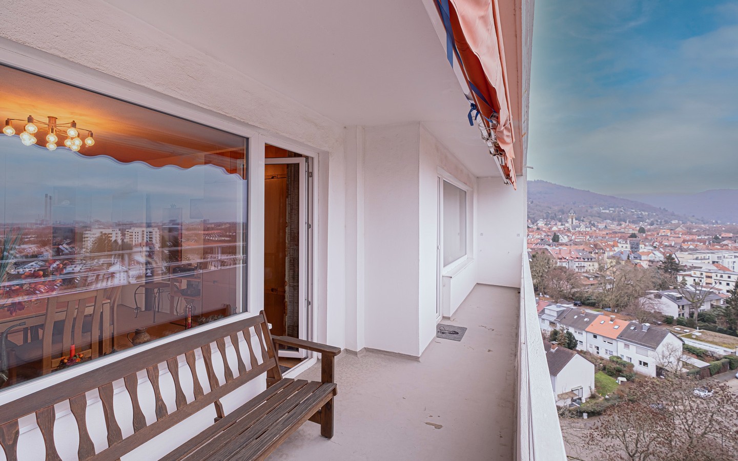 Balkon - Geräumige 3-Zimmer-Wohnung mit phänomenalem Blick über Handschuhsheim