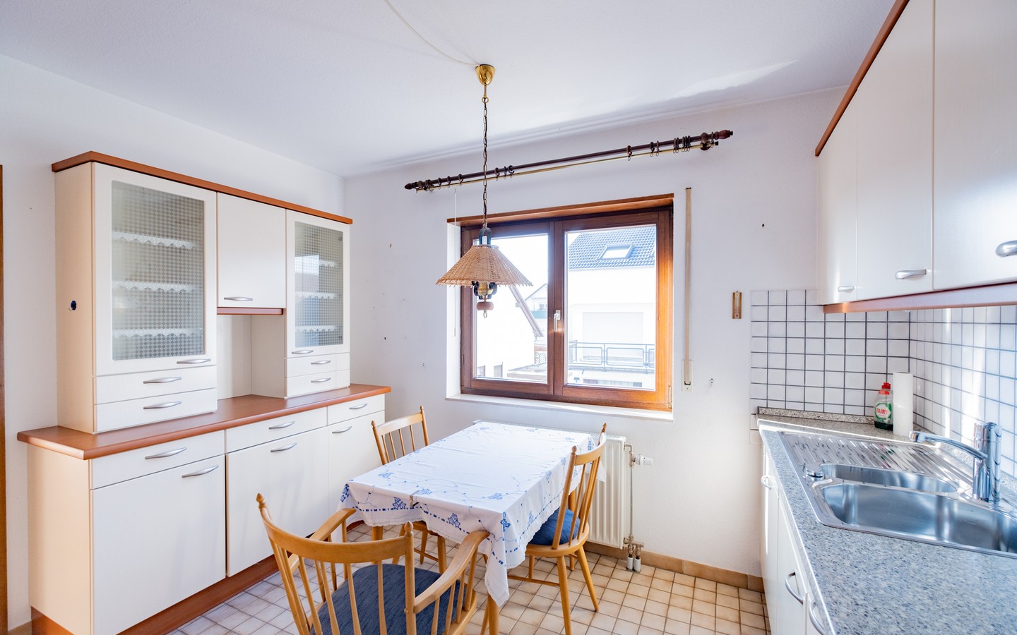 Küche - 4-Zimmer-Maisonette mit 2 Freisitzen und 2 Stellplätzen in Schriesheim