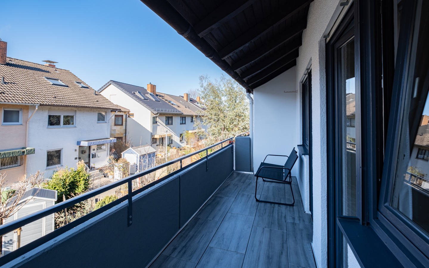 Balkon - Perfekt als Zuhause für die junge Familie: modernisiertes RMH in behaglicher Lage von Schriesheim