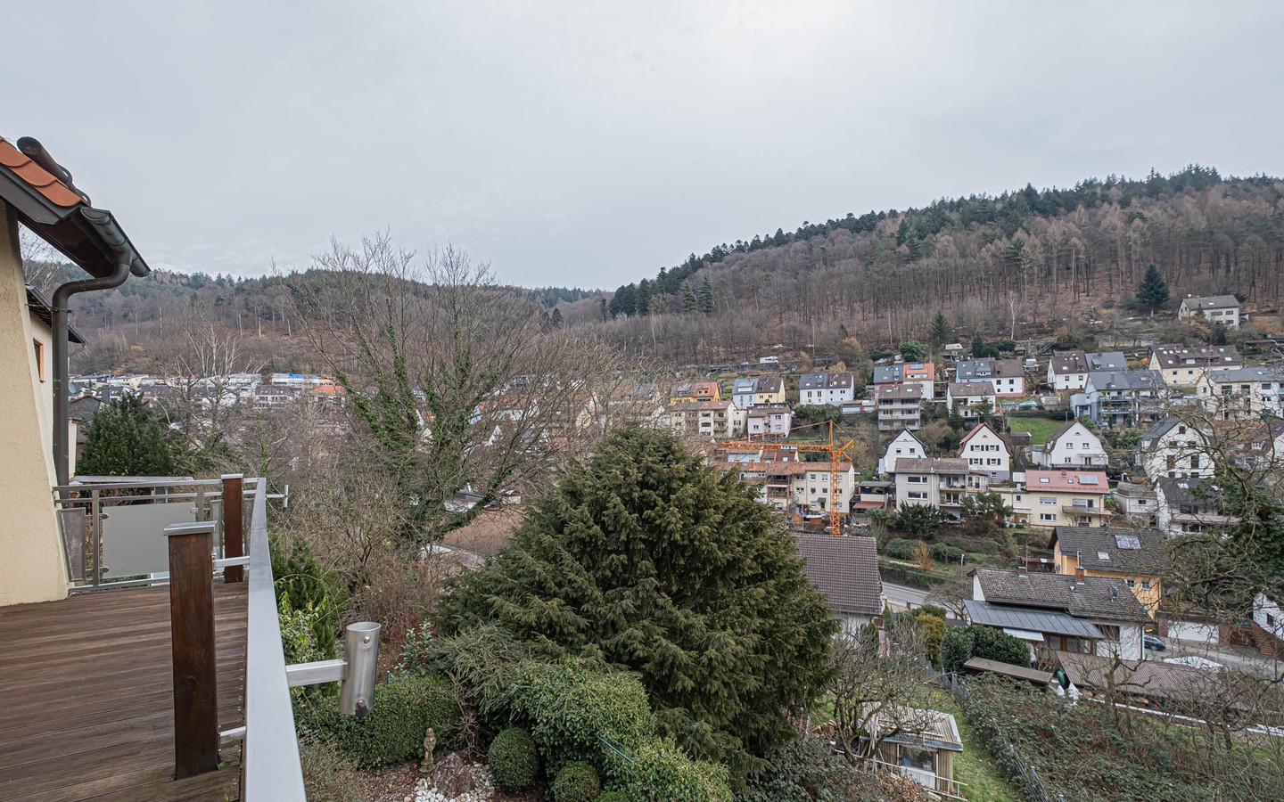 Ausblick vom Balkon - Exklusive Maisonettewohnung mit Weitblick in Ziegelhausen