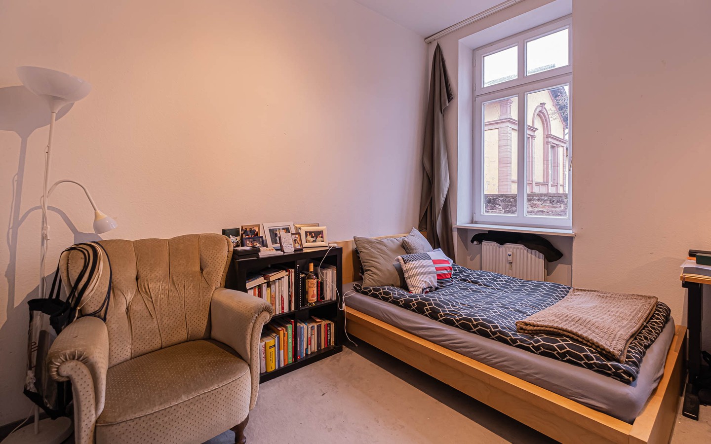 Schlafzimmer - Kapitalanleger aufgepasst: Tolle 2,5-Zimmer-Wohnung mitten in der Heidelberger Altstadt