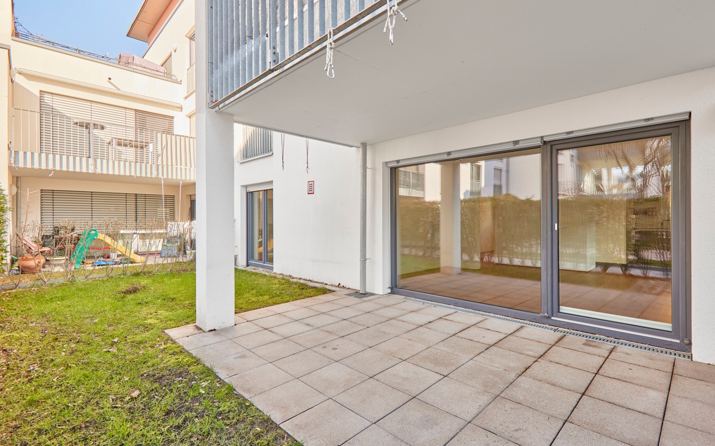 Terrasse - Modern und barrierefrei wohnen in Schriesheim: 3-Zimmer-EG-Wohnung mit Garten und 2 Stellplätzen