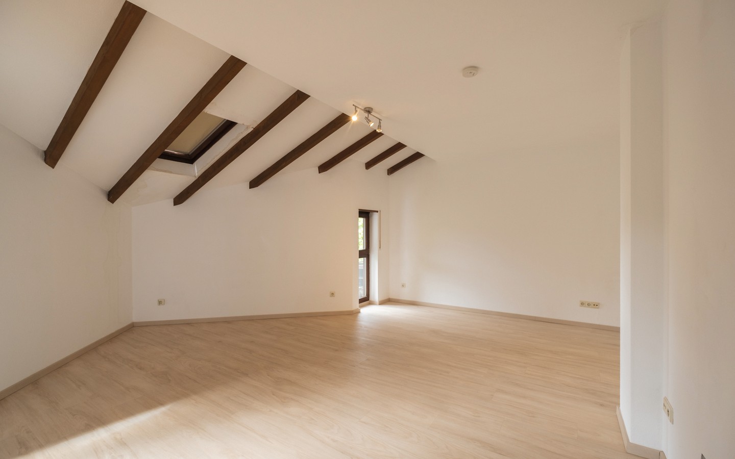 Zimmer 1 - Ihr neues Familiendomizil in Wiesloch: großzügiges RMH mit findiger Architektur und viel Platz