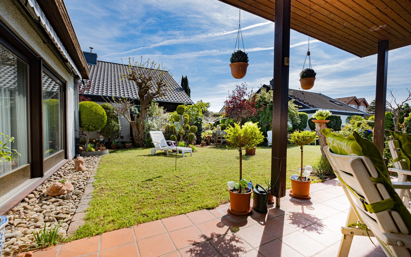 Terrasse - Ohne Käuferprovision in Hockenheim: Einfamilienhaus mit großem Garten und vielen Annehmlichkeiten