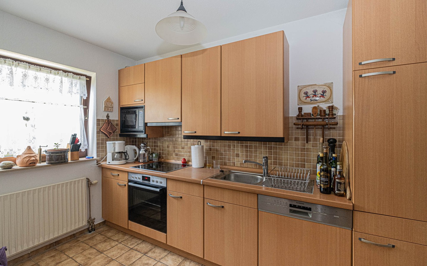 Küche - Gaiberg: Attraktiv geschnittenes, familienfreundliches Reihenmittelhaus in ruhiger Waldrandlage