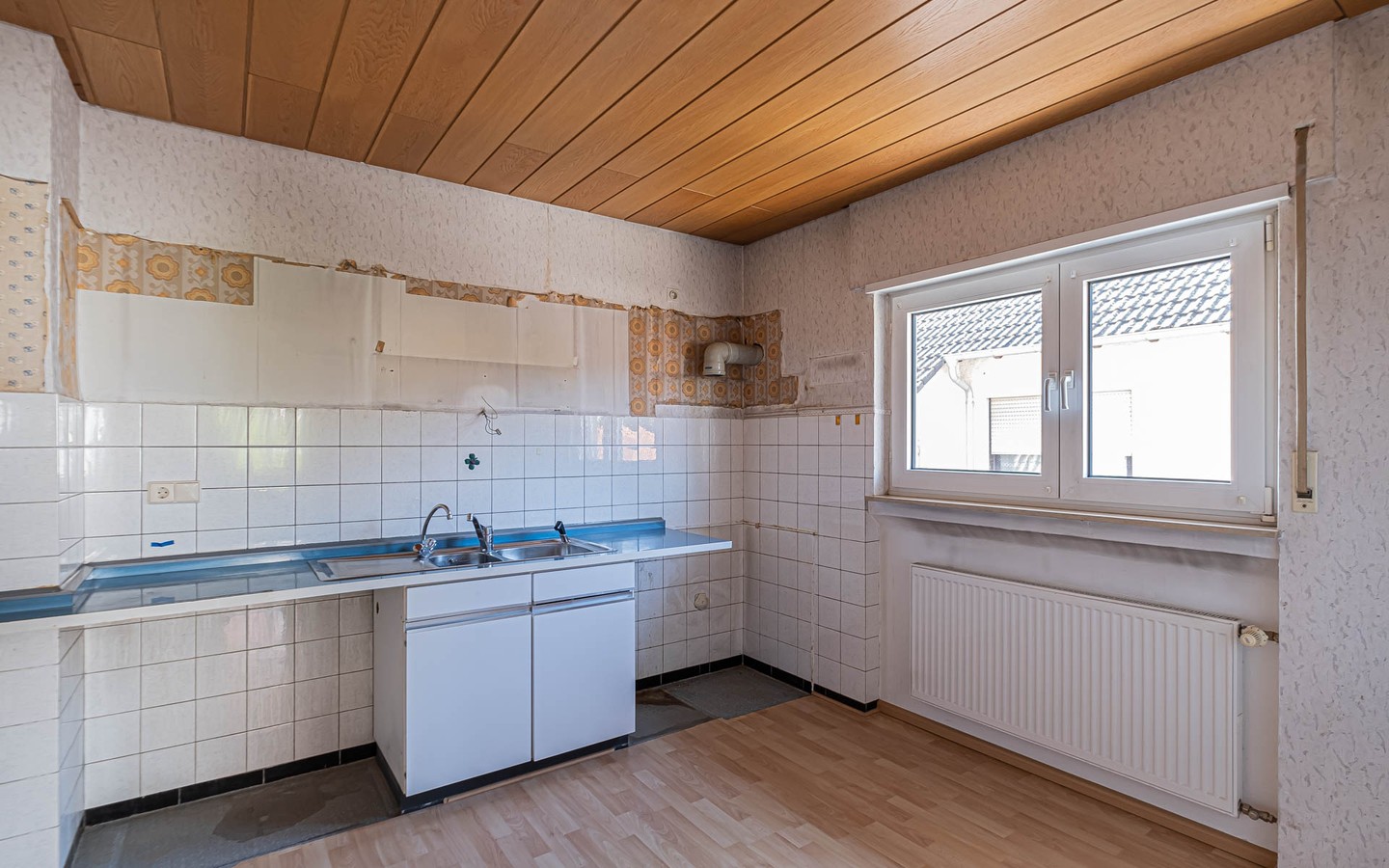 Küche OG - Edingen-Neckarhausen: Ein charmantes Haus für junge Familien in beliebter Lage