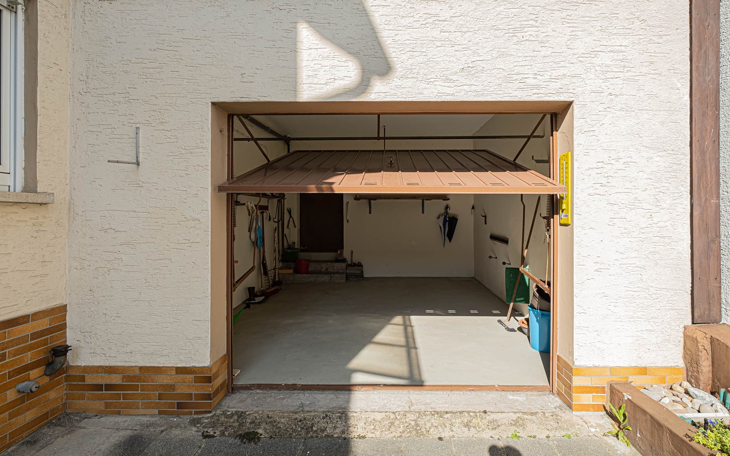 Garage - Edingen-Neckarhausen: Ein charmantes Haus für junge Familien in beliebter Lage