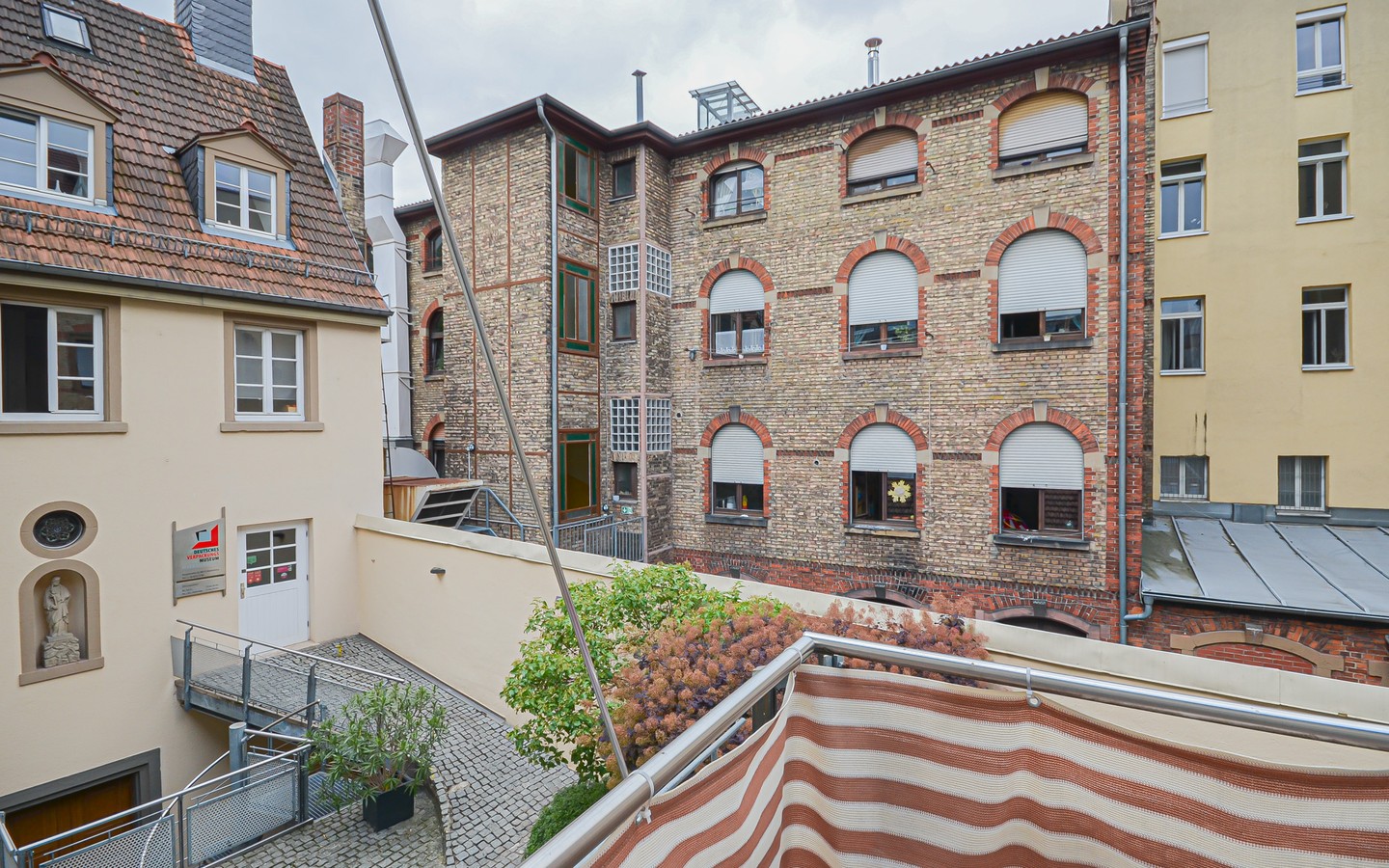 Balkon - Charmante Zweizimmerwohnung in der Heidelberger Fußgängerzone