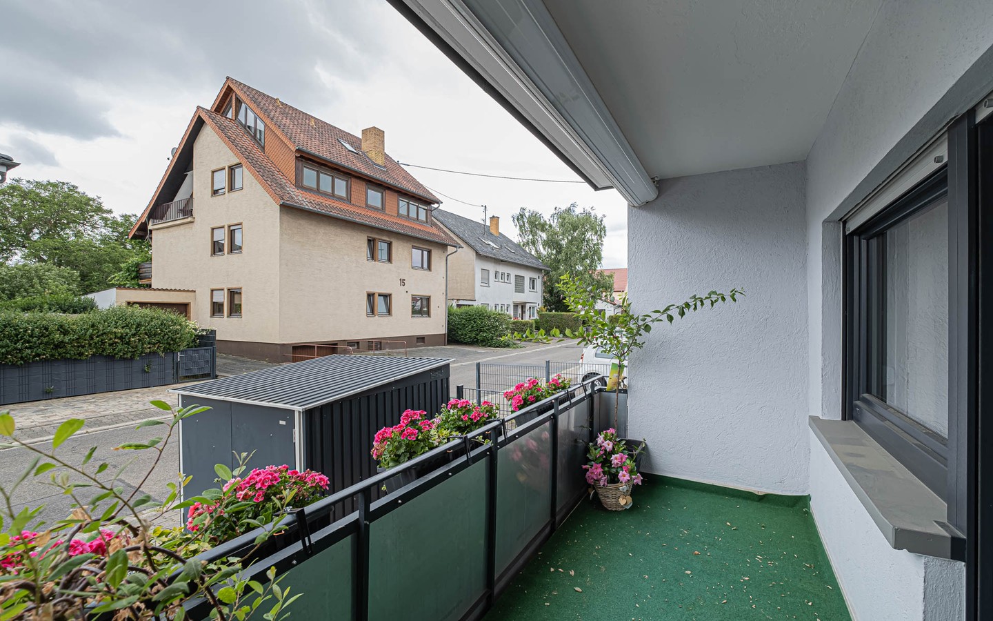 Balkon - Frisch sanierte Dreizimmerwohnung mit Balkon und Garage in Eppelheim