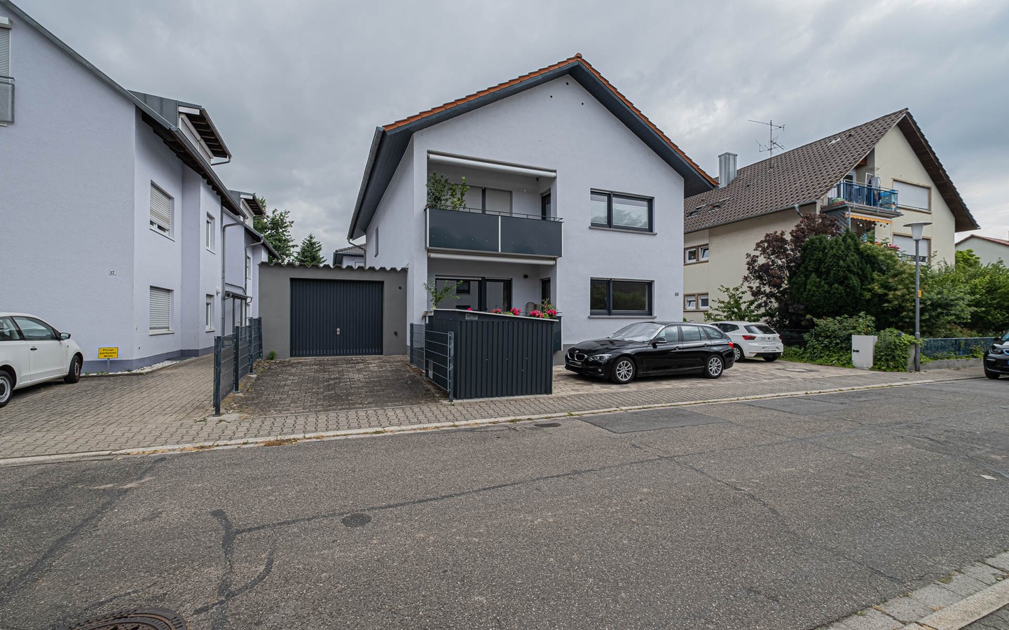 Hausansicht - Frisch sanierte Dreizimmerwohnung mit Balkon und Garage in Eppelheim