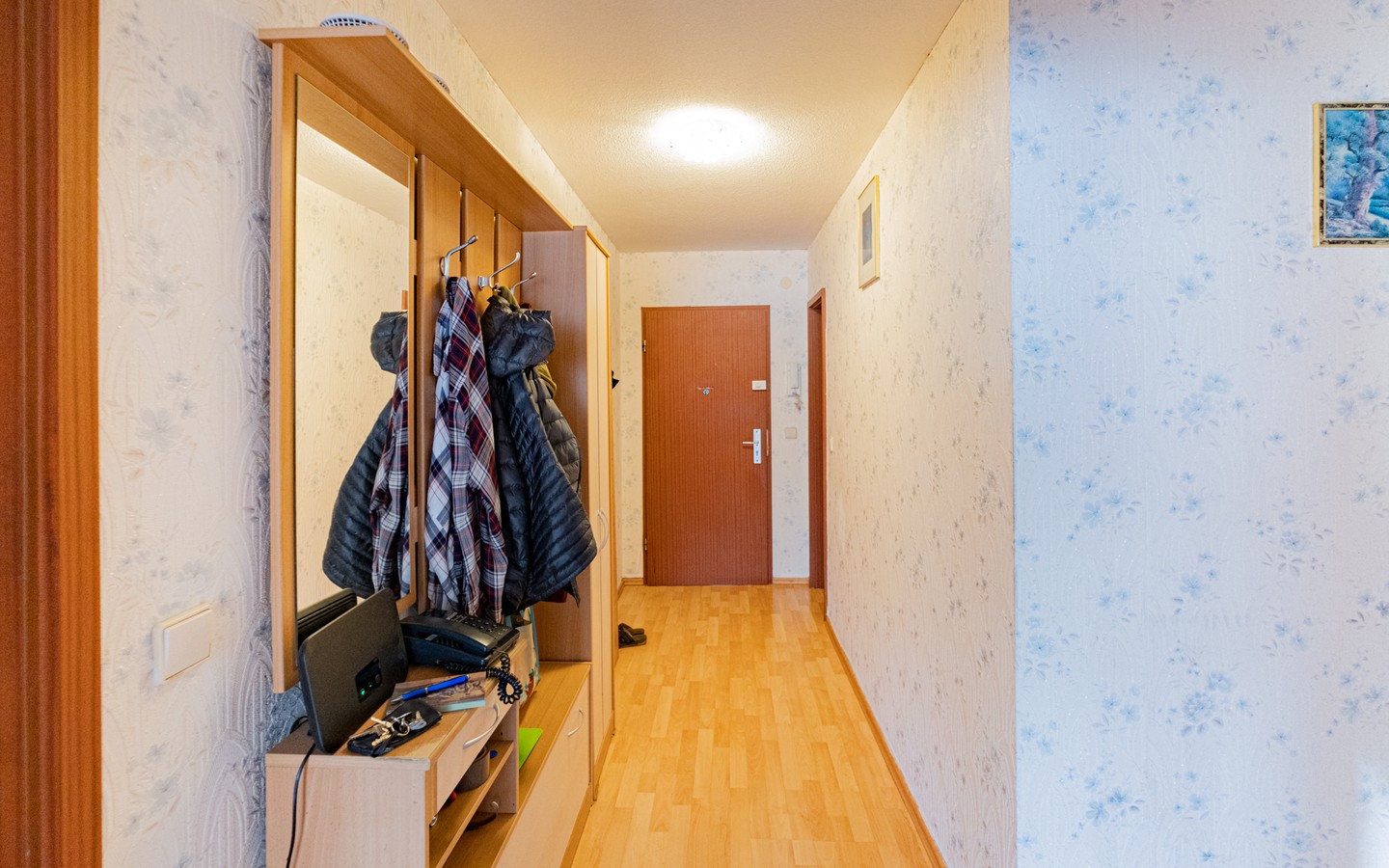 Flur - Kapitalanlage in Leimen: vermietete 2-Zimmer-Wohnung (barrierefrei) mit Loggia und TG-Stellplatz