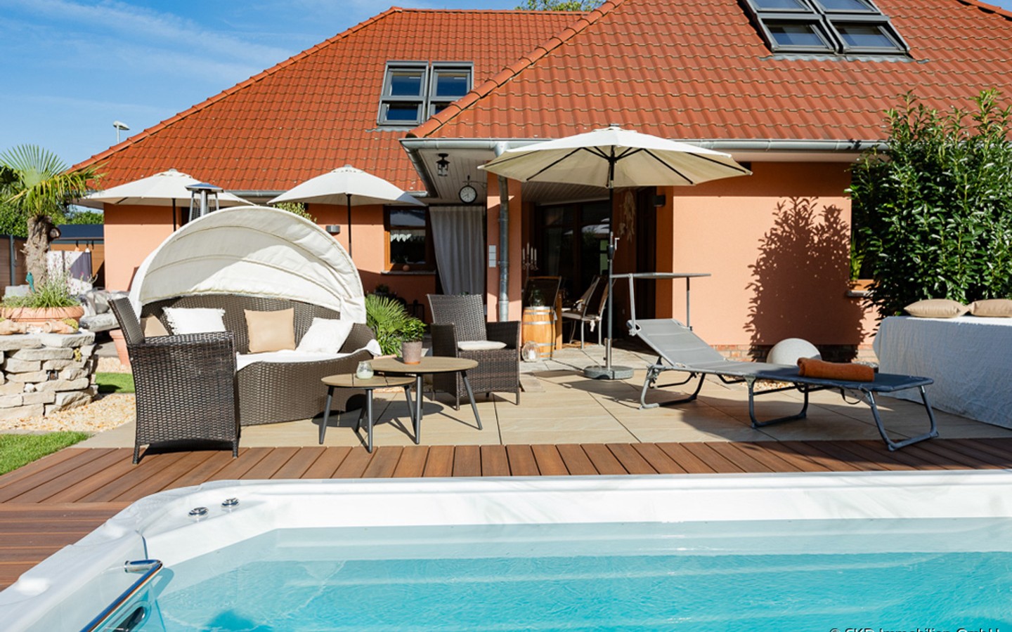 Der Sommer kann kommen - Mediterranes Wohnparadies in Aglasterhausen: Ein- bis Zweifamilienhaus mit Pool und Gartenparadies